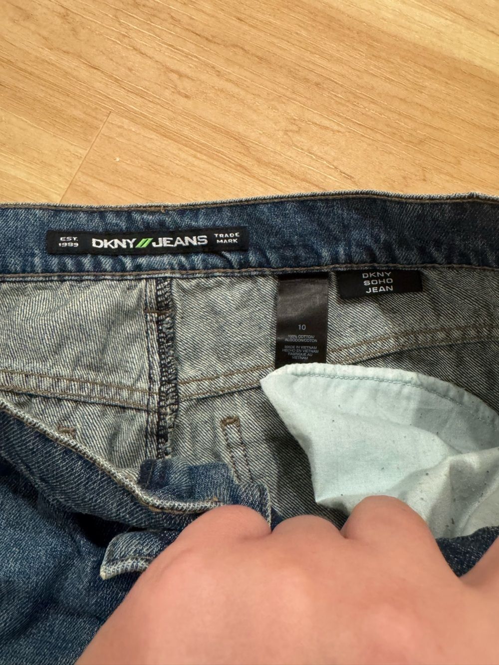 Dkny Jeans Y2K Soho Beaded Distressed Women's Jeans with Sequins Size 10 - Picture 5 of 7